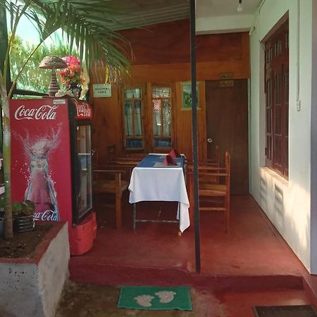 The Train View Bed & Breakfast Нувара Елия Екстериор снимка