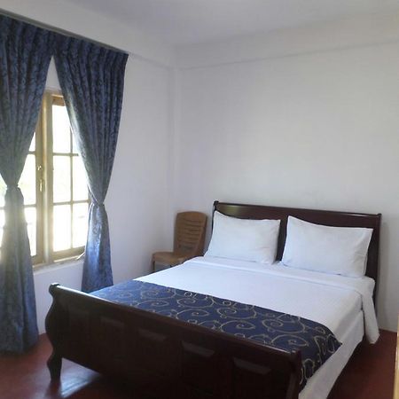 The Train View Bed & Breakfast Нувара Елия Екстериор снимка