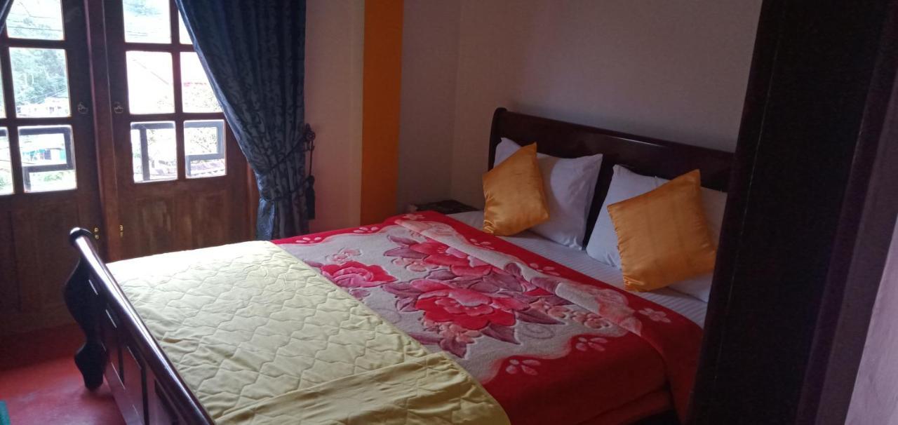 The Train View Bed & Breakfast Нувара Елия Екстериор снимка