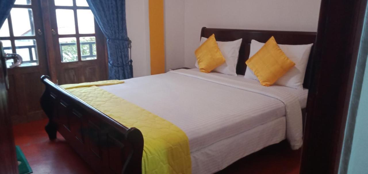 The Train View Bed & Breakfast Нувара Елия Екстериор снимка
