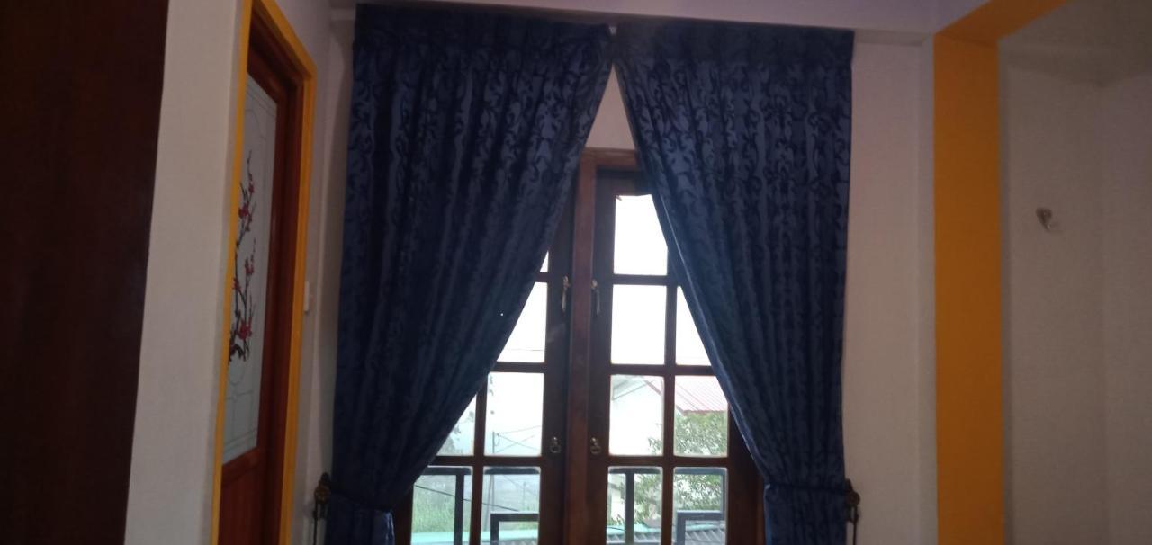 The Train View Bed & Breakfast Нувара Елия Екстериор снимка