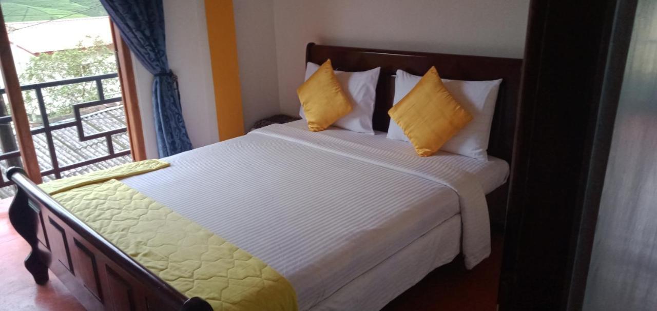The Train View Bed & Breakfast Нувара Елия Екстериор снимка