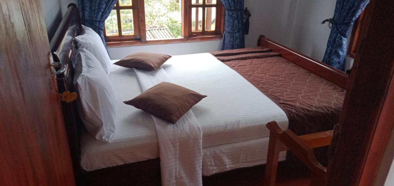 The Train View Bed & Breakfast Нувара Елия Екстериор снимка