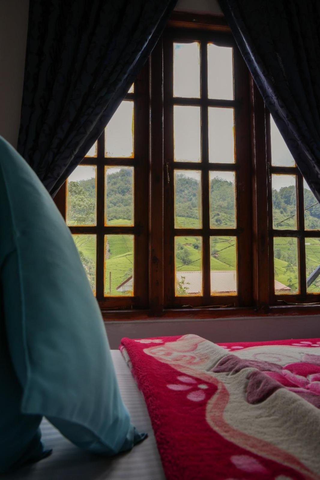 The Train View Bed & Breakfast Нувара Елия Екстериор снимка