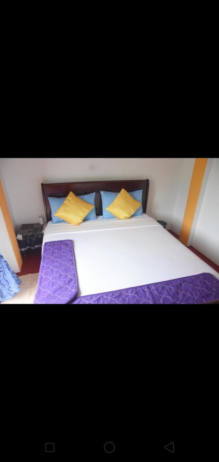 The Train View Bed & Breakfast Нувара Елия Екстериор снимка