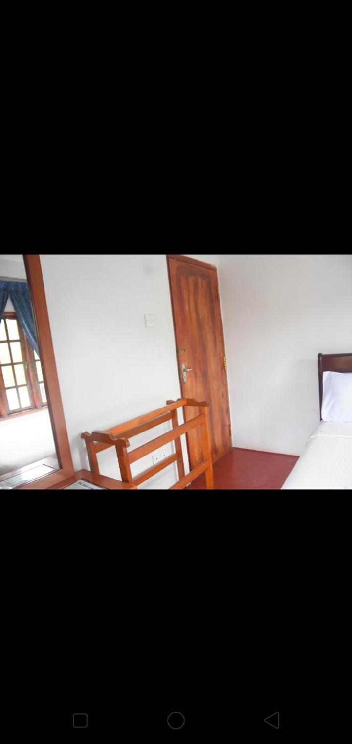 The Train View Bed & Breakfast Нувара Елия Екстериор снимка