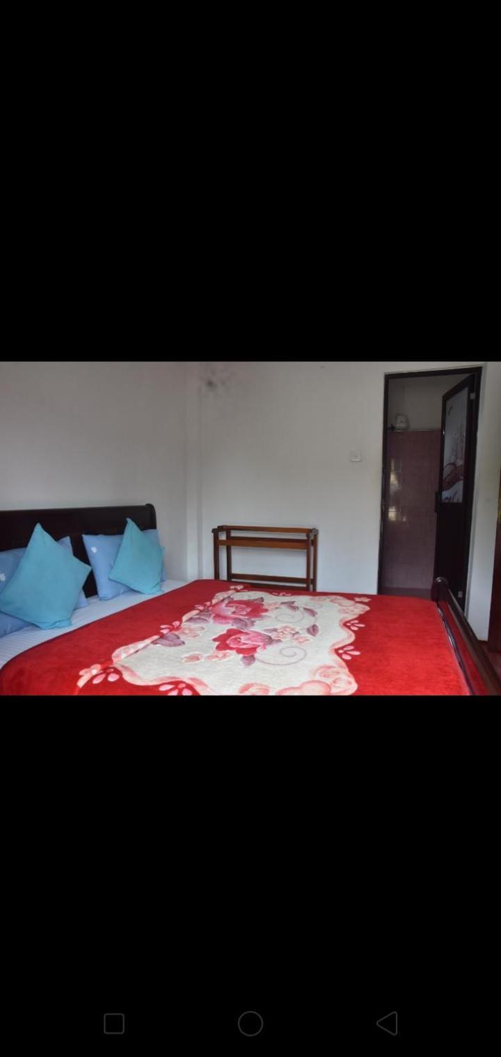 The Train View Bed & Breakfast Нувара Елия Екстериор снимка