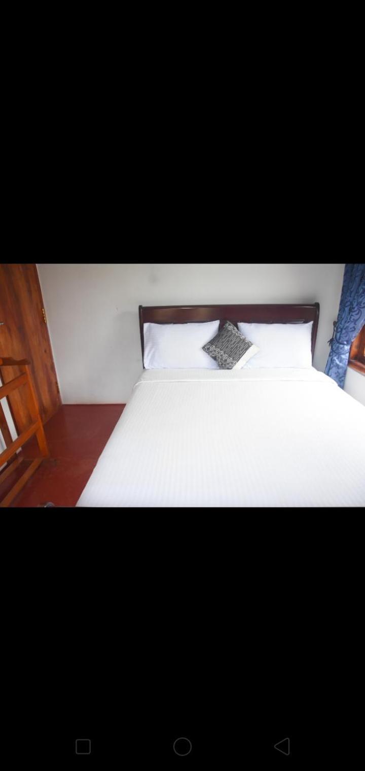 The Train View Bed & Breakfast Нувара Елия Екстериор снимка