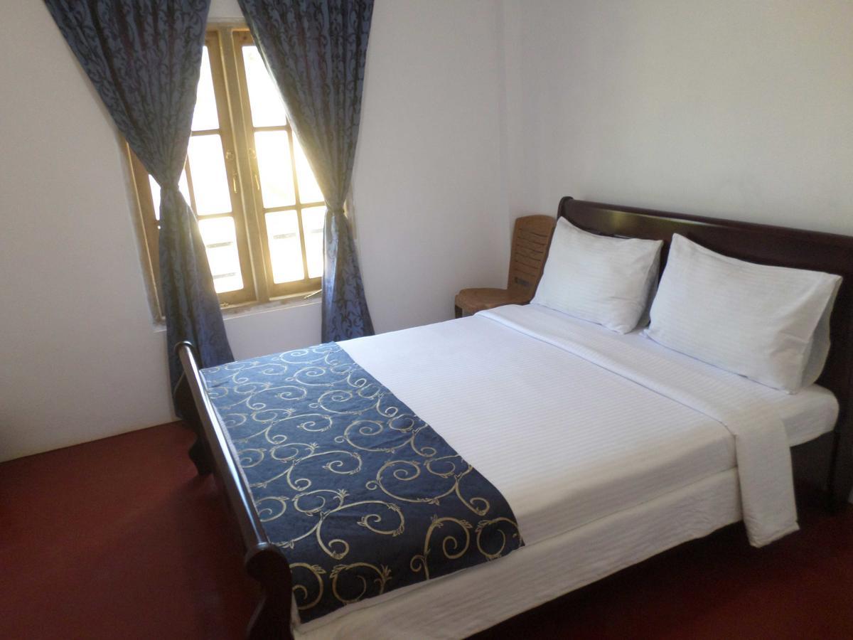 The Train View Bed & Breakfast Нувара Елия Екстериор снимка