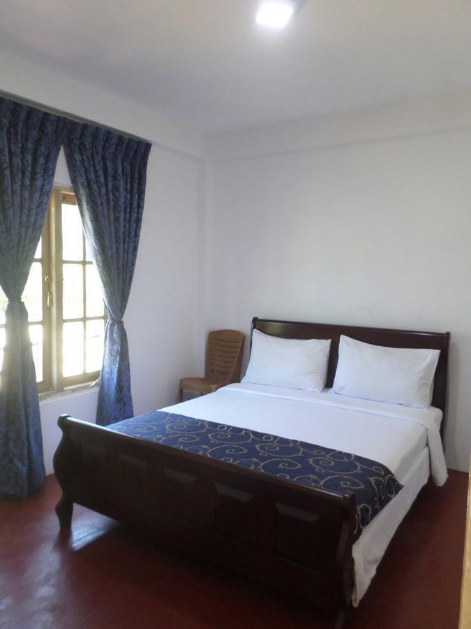 The Train View Bed & Breakfast Нувара Елия Екстериор снимка