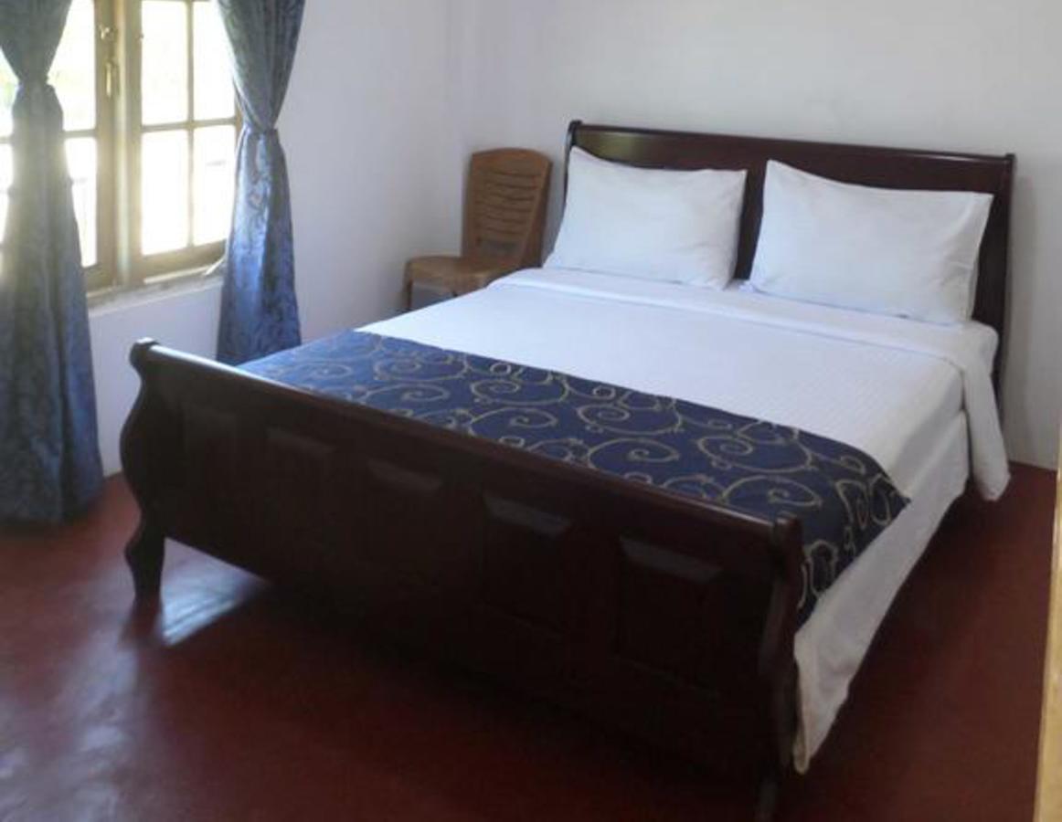 The Train View Bed & Breakfast Нувара Елия Екстериор снимка